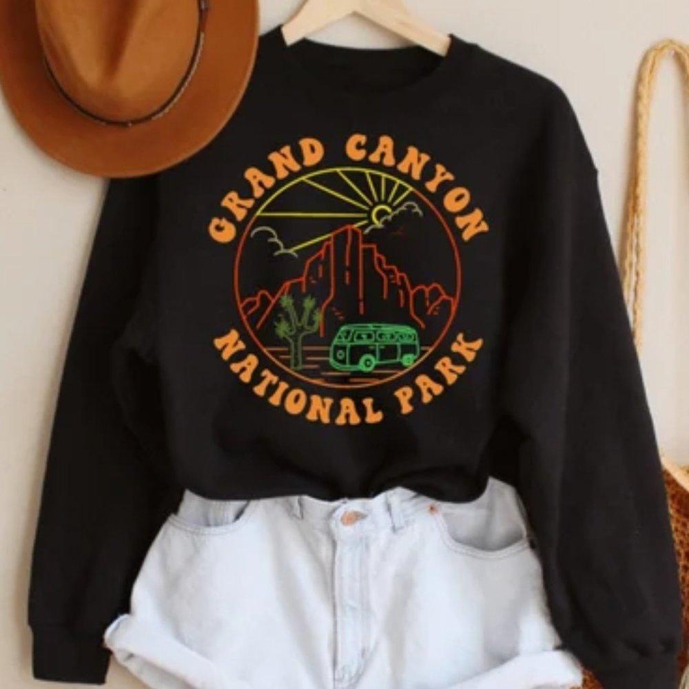 Grand Canyon Hiking Sweatshirt, Vintage Graphics Unisex Sweatshirt